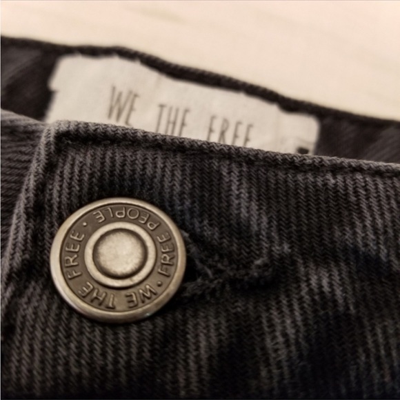 Free People -We The Free Denim A-Line Distressed Skirt in Black Sz: 25 (0 or xs) - Picture 8 of 9